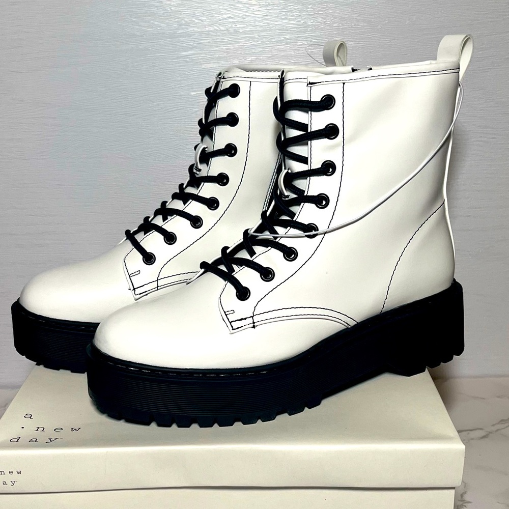 A New Day Erin Combat Boots SZ 9